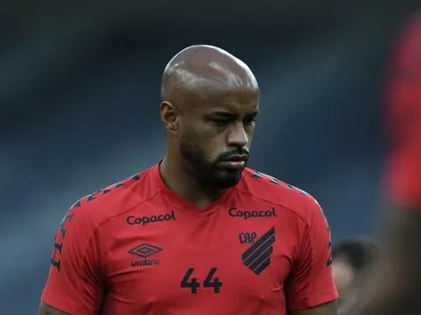 Thiago Heleno expõe crise interna nos bastidores do Athletico