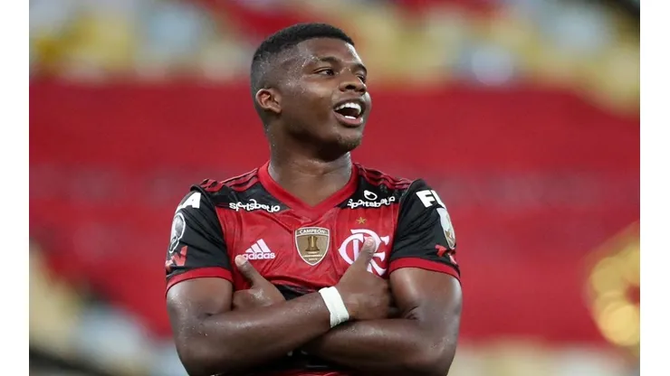 Centroavante vem bem com Dome — Foto: Getty Images