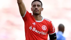 Galhardo lamenta expulsão contra o Corinthians e pede desculpas aos companheiros