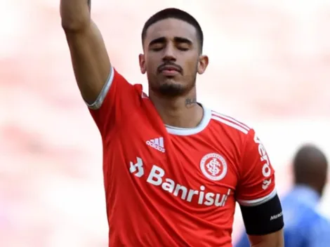 Galhardo lamenta expulsão contra o Corinthians e pede desculpas aos companheiros