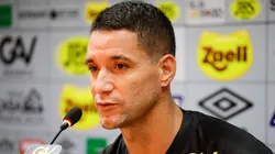 Thiago Neves durante apresentação no Leão — Foto: Anderson Stevens / Sport Club do Recife