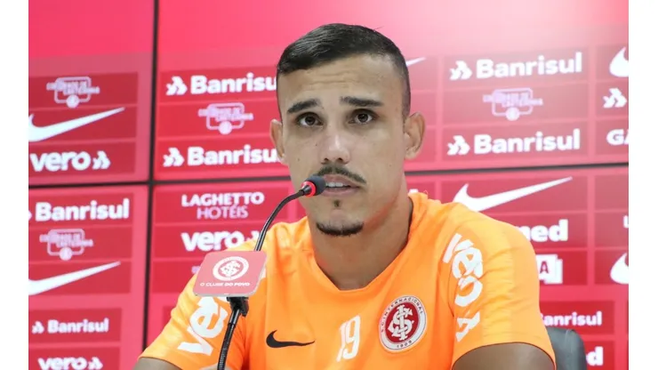 Inter volta a conversar com o Cruzeiro para troca de Pottker por Maurício
