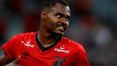 Nikão dá bronca em equipe após novo revés e admite mau momento