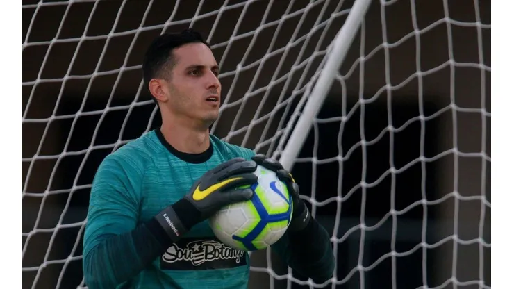 Gatito durante treino no Bota — (Foto: Vitor Silva / Botafogo)