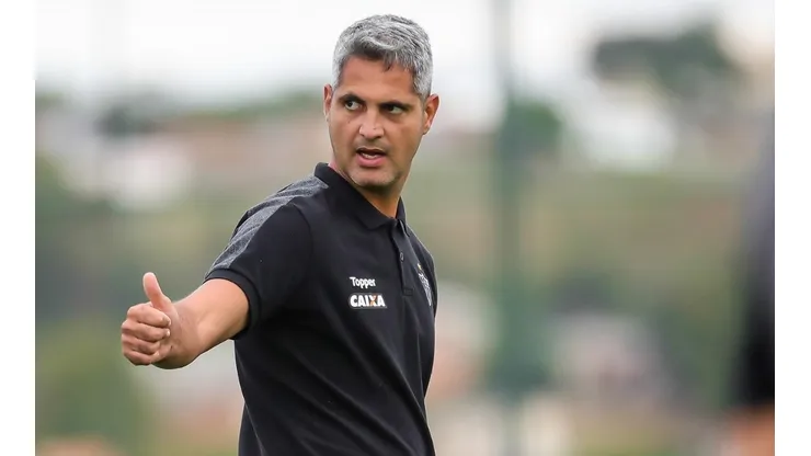 Coritiba avança em contratação de Rodrigo Santana