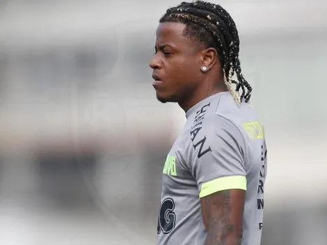 Lucas Santos traz explicações após gesto polêmico em treino do Vasco