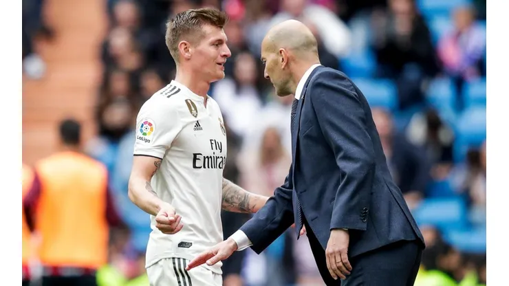 Kroos sai em defesa de Zidane e critica imprensa