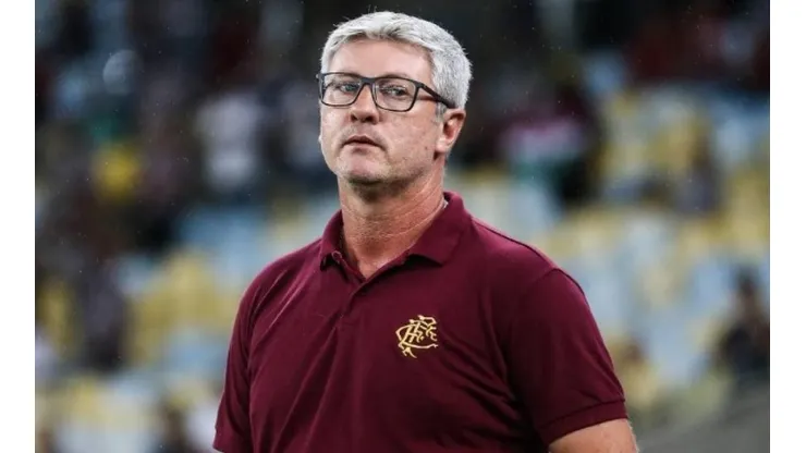 Odair precisará mudar o time titular - Foto: Lucas Merçon/Fluminense.