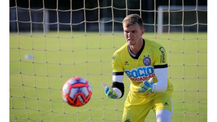 Douglas comemora maior sequência no gol do Bahia na temporada
