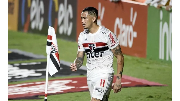 Luciano pede desculpas aos companheiros pelo comportamento após substituição