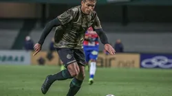 Robson: suspenso (Foto: Divulgação/Coritiba)