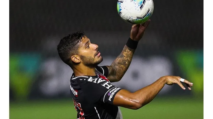 Neto Borges deve assumir a vaga de Henrique na lateral (Foto: Getty Images)