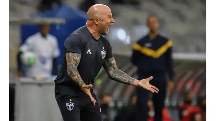 Sampaoli critica 'retranca' do Sport e lamenta empate