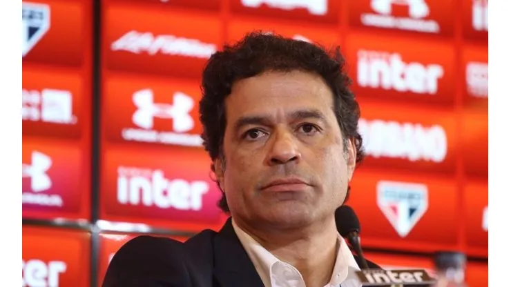 O diretor executivo Raí deve encaminhar mais uma saída do elenco (Foto: Rubens Chiri/saopaulofc.net)