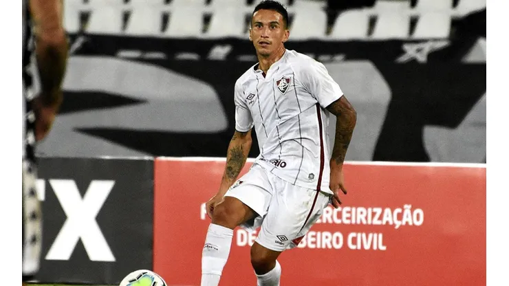 Dodi: 'novela' segue pela renovação (FOTO: MAILSON SANTANA/FLUMINENSE FC/DIVULGAÇÃO)