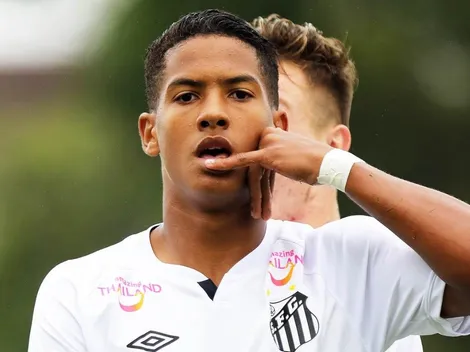 Ângelo, de 15 anos, é promovido para o time profissional do Santos