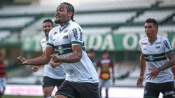 Sabino: zagueiro volta ao time (Foto: Divulgação/Coritiba)