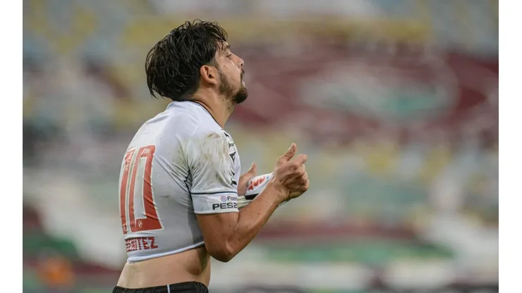 Palmeiras entra na briga por Benítez e dificulta a vida do Vasco