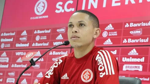 Marcos Guilherme exaltou Coudet (Foto: Ricardo Duarte/DVG/Inter)