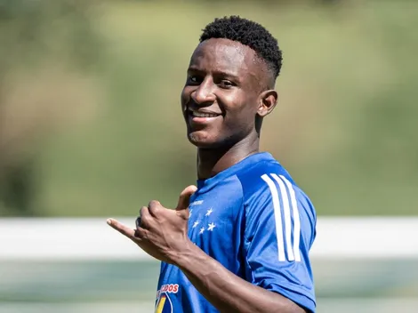 Angulo se aproxima do Botafogo