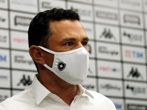 Botafogo marca reunião e se aproxima de atacante