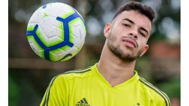 Um dos destaques da base, Daniel Cabral renovou com o Fla.