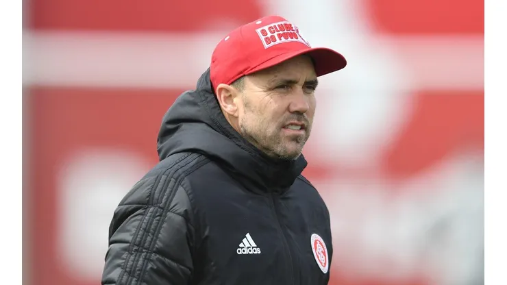 Inter 'vacila' e Coudet faz mistério sobre escalação