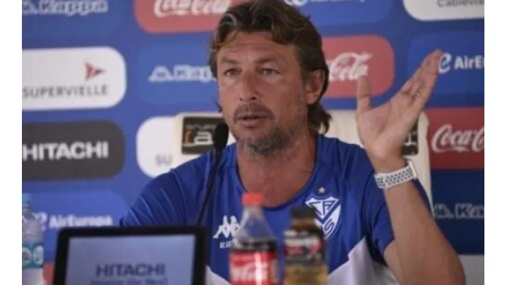 Heinze, pedido pela torcida, agrada Galiotte. Foto: Site/Vélez Sarsfield