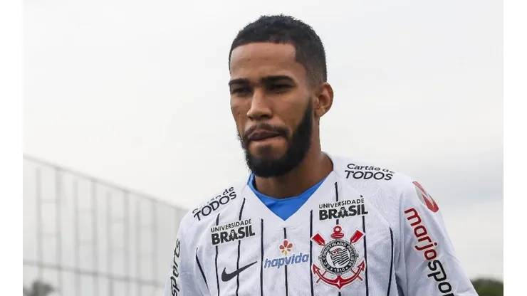 Fortaleza desiste de Everaldo e foca em novo atacante