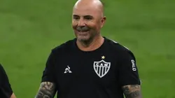 Sampaoli pode aproveitar da situação para ir com força total em busca do título - Foto: Reprodução.