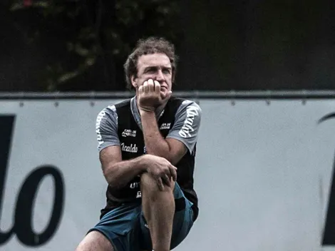 Atacante é desfalque nas próximas rodadas e Cuca ‘procura’ substituto