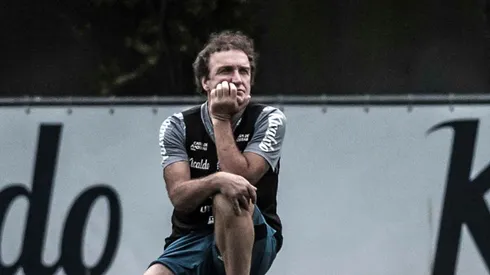 Cuca durante treinamento no CT Rei Pelé — Foto: Ivan Storti/Santos FC