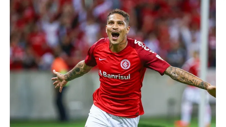 Empresário de Paolo Guerrero despista sobre possível renovação do atacante com o Internacional