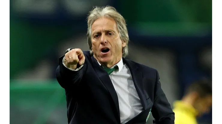 Jesus enfrentou Sá Pinto no clássico entre Benfica e Sporting - Foto: Getty Images.