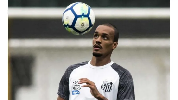 Luiz Felipe "fura fila" e deve formar zaga titular do Santos contra o Defensa y Justicia-ARG