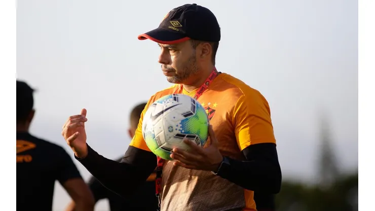Jair Ventura valoriza elenco do Sport: "A gente vai até o final"