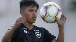 Lecaros foi contratado junto ao Cusco, do Peru - Foto: Vitor Silva/Botafogo.