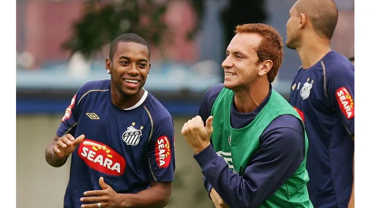 Zé Love, ex-jogador do Santos, saiu em defesa de Robinho, condenado por violência sexual (Foto: Ricardo Saibun/Santos FC)
