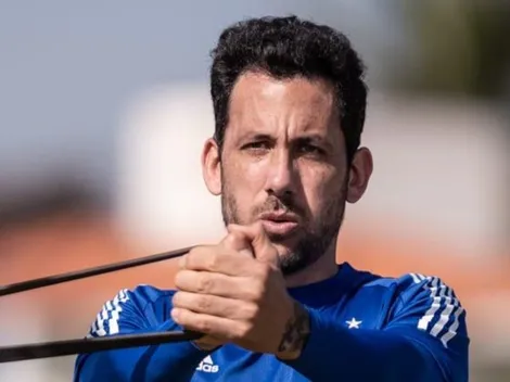 Ariel Cabral acerta transferência para o Goiás