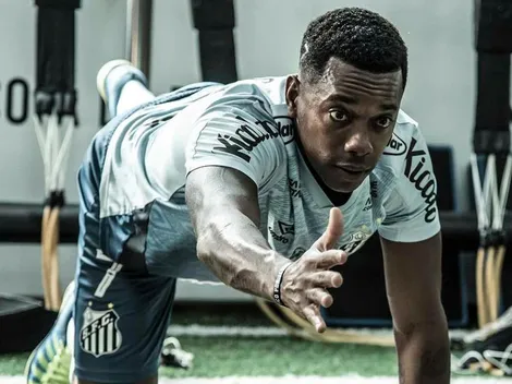 Cuca vai na contramão das críticas e defende Robinho