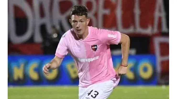 Galo oficializa proposta por Moreno. Foto: Newell's Old Boys/Divulgação