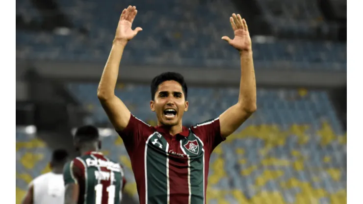Igor Julião comemora bom momento com a camisa do Fluminense. Foto: Lucas Merçom/Fluminense