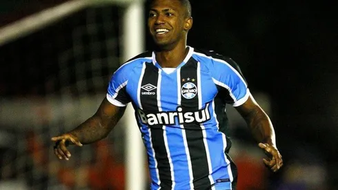 Walace: na mira (Foto: Lucas Uebel/Grêmio/Divulgação)