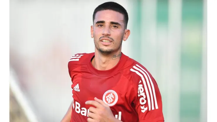 Thiago Galhardo fica de fora de jogo contra o Sport