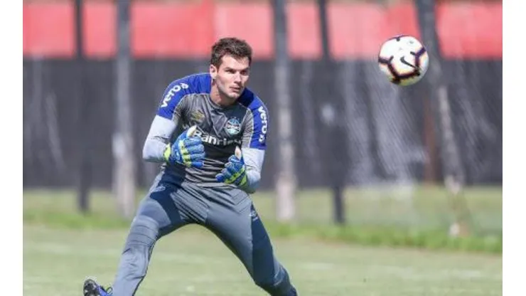 Grêmio abre mão de Julio César e jovem da base será terceiro goleiro em 2021