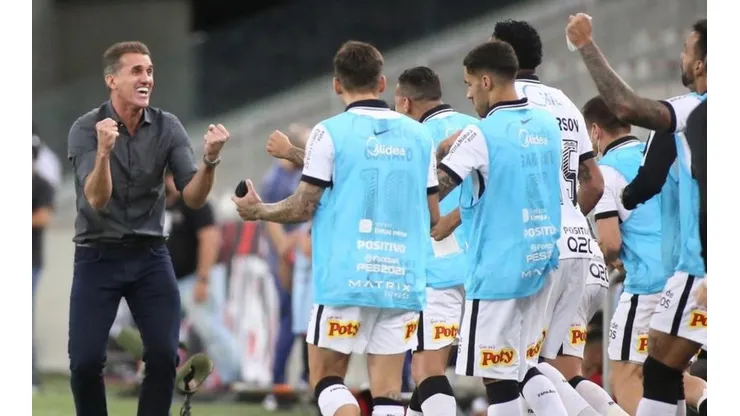 Mancini vibra com gol de Everaldo contra Athletico-PR (Foto: Rodrigo Coca/Ag. Corinthians/Divulgação)