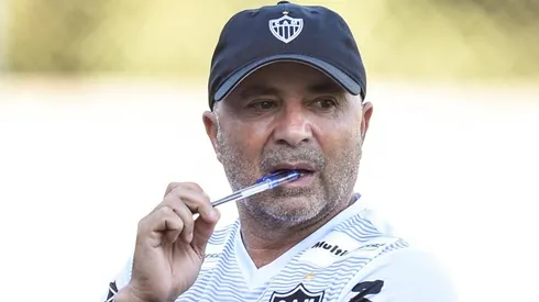 Sampaoli pede contratação de mais 2 jogadores do Racing-ARG