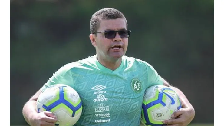 Após demissão de Ney Franco, Cruzeiro age rápido e se aproxima de Umberto Louzer