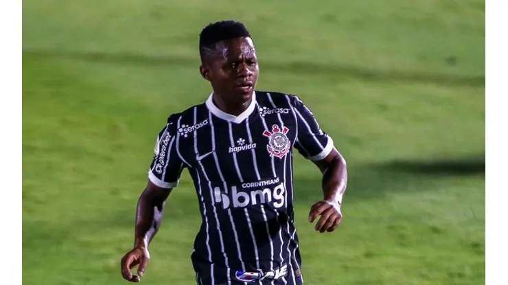 Mancini encaminha escalação do Timão com Cazares no time titular