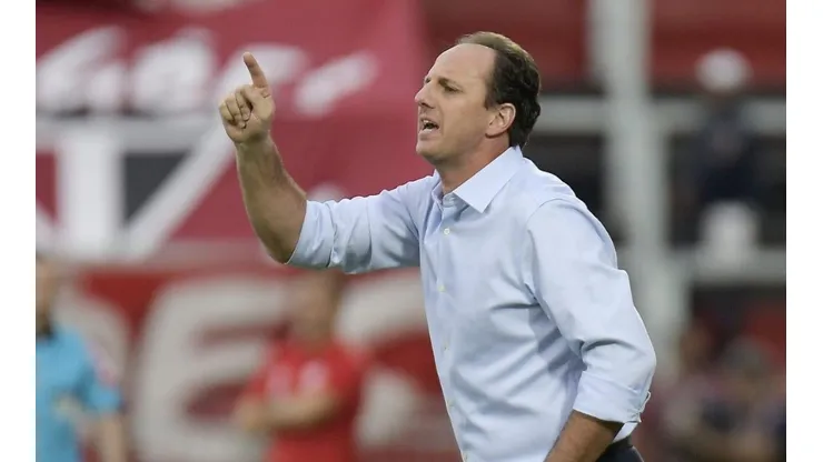Velloso informa que Ceni negou contato do Palmeiras e torcida do São Paulo tira onda